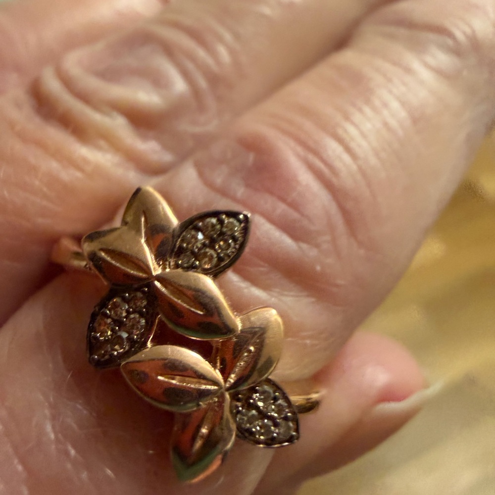 Elegant Gold diamond Floral Ring